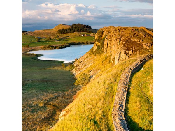 Hadrian's Wall and The Borders Tour from Edinburgh with Admission