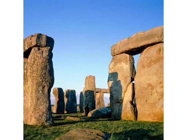 Windsor Castle, Stonehenge & Oxford Private Car Tour from London