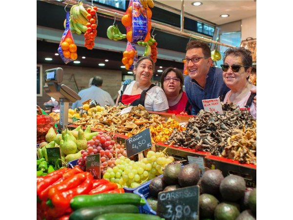 Private Barcelona Market Tour & Paella Cooking Class with Josh