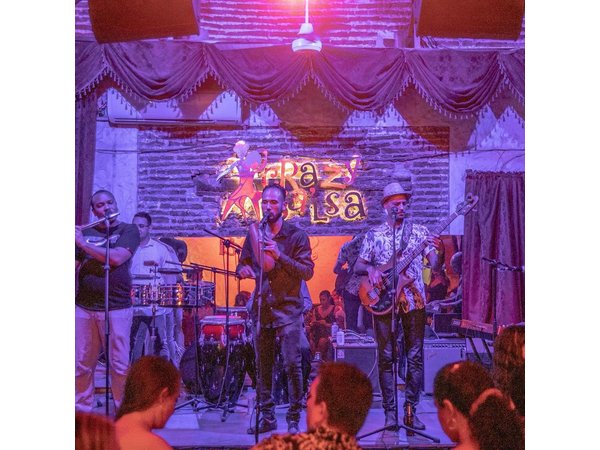 Salsa Tour in Cartagena with admission Ticket to Café Havana