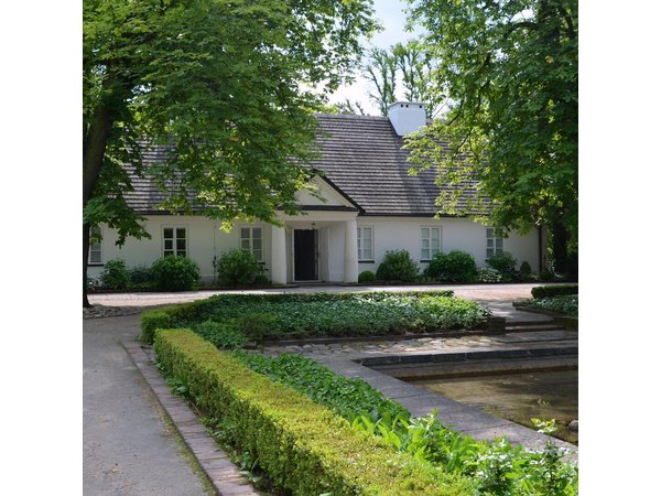 Fryderyk Chopin's Birthplace Half Day Private Tour from Warsaw