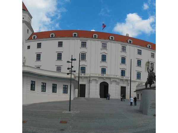 Budapest to Bratislava Costumizable Private Day tour with lunch