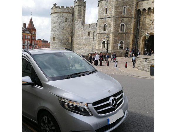 Luxury Private Vehicle Day Hire from & to London via Stonehenge & Windsor Castle