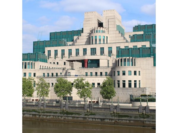 James Bond Film Location Walking Tour in London