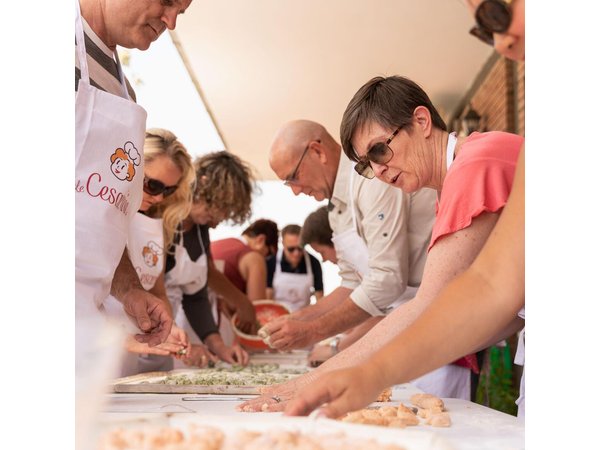 Cesarine: Small group Pasta & Tiramisu class in Rome