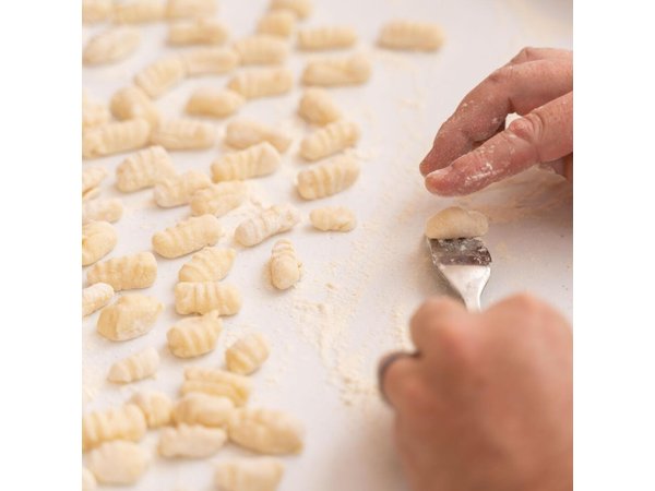 Pasta & Tiramisu Class at a Local's Home in Rome