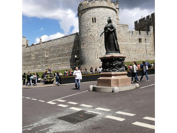 Luxury Private Day Hire London-London Stopover at Windsor & Hampton Court Palace