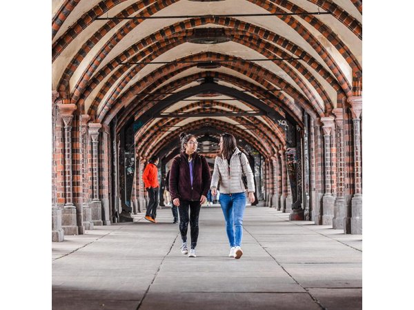 Berlin Private Intro Tour with a Local Guide – Custom & Flexible