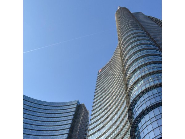 Milan Skyscrapers Guided Tour: Porta Nuova, Unicredit tower & Vertical Forest