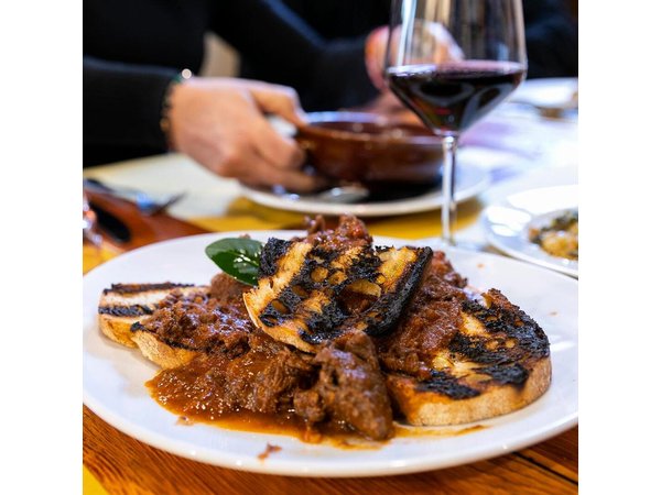 Florence Private Food Tour of 10+Tastings with Cheeses & Wines