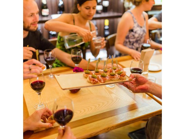 Slovenian culinary experience in Ljubljana - small group - tour