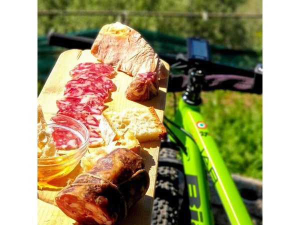 E-Bike Food and Wine Tour in the Sorrento Peninsula