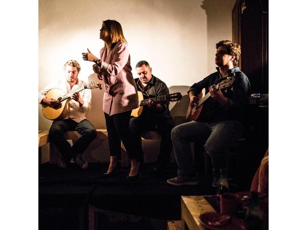 Lisbon Food Tour with 4 Stops and Fado Show Performance