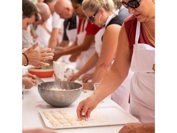 Cesarine: Small group Pasta and Tiramisu class in Siena