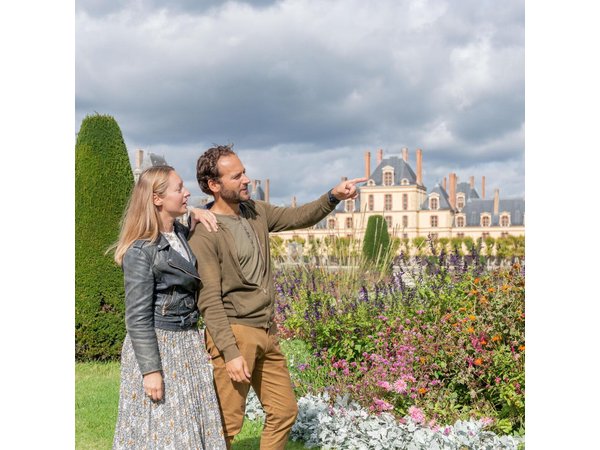 Fontainebleau and Vaux le Vicomte Chateaux Day Trip from Paris