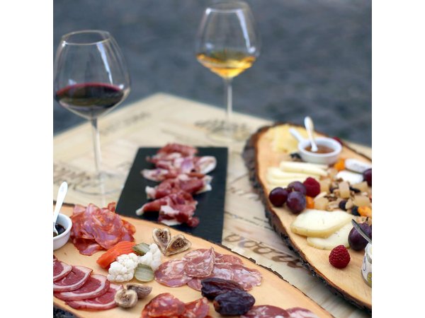 Private Lisbon Tour with Premium Portuguese Wine and Tapas Tasting