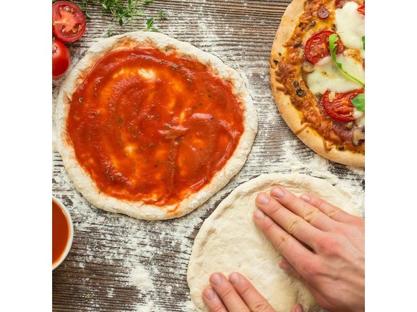 Cesarine: Small Group Pizza and Tiramisu Class in Venice