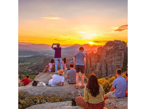 Athens: 3 days 2 nights Meteora with small size tours & hotel