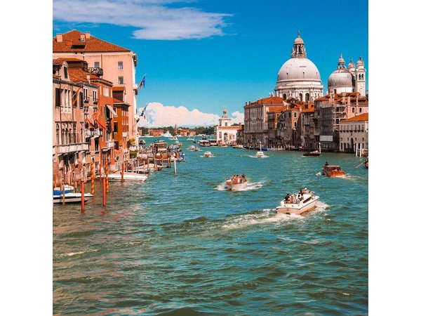 Discover Venice’s most Photogenic Spots with a Local