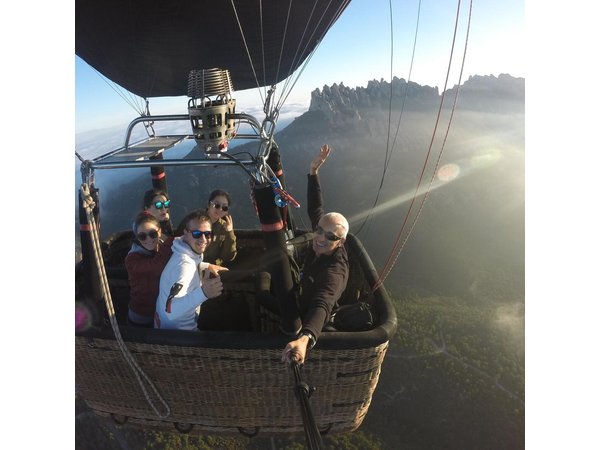 Hot air balloon Kon-Tiki Montserrat including Barcelona's pickup