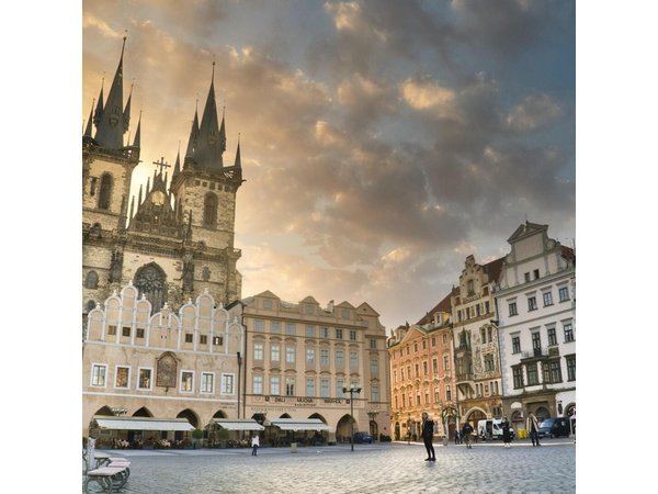 Private Prague walking tour & Karlstejn castle trip from Prague
