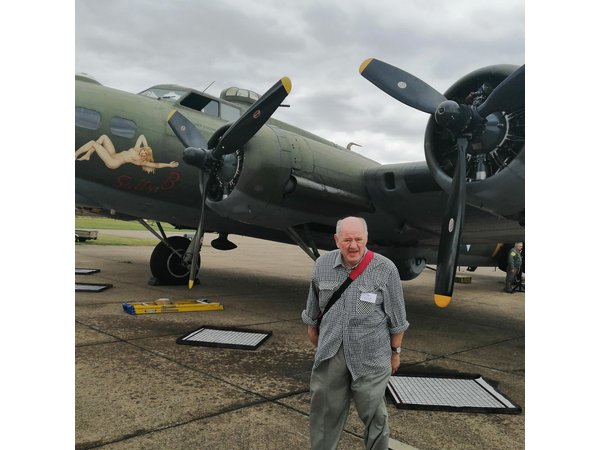 Luxury Private Vehicle Day Hire:London with Stopover Duxford imperial War Museum