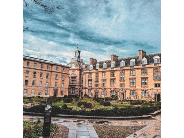 Explore Cambridge Student Life & Top Colleges Walking Tour