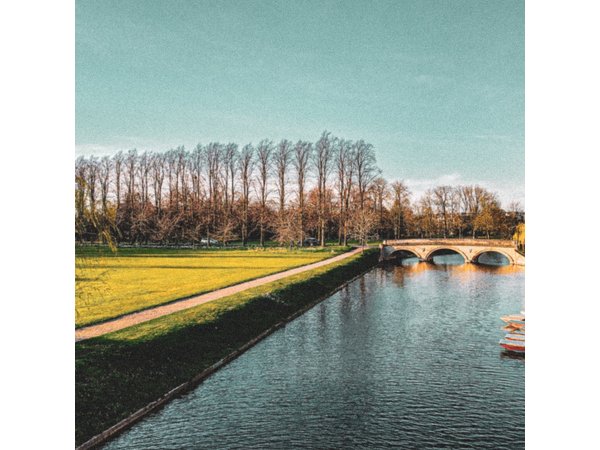Cambridge Riverside Walk From Queen’s College to Trinity College