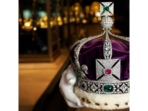 Crown Jewels of London Tour with River Cruise