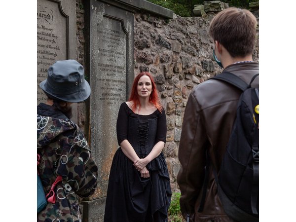 Haunted Vaults and Graveyard Walking Tour in Edinburgh
