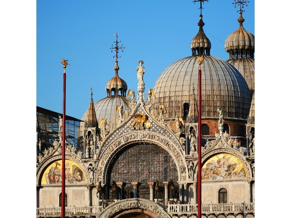 St Marks Basilica Skip-the-Line Tour and Venice Gondola Ride