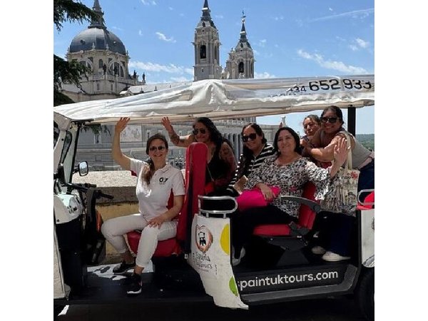 Madrid Tuk Tuk & Olé Experience – Private 1.5h Cultural Tour