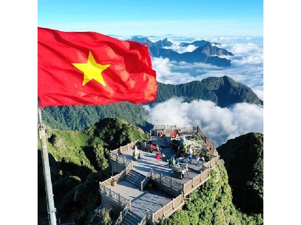 From Hanoi: Sapa Trek, Cat Cat Village & Fansipan Summit Tour