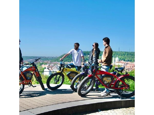 Grand City Tour on CAFE-RACER Ebike