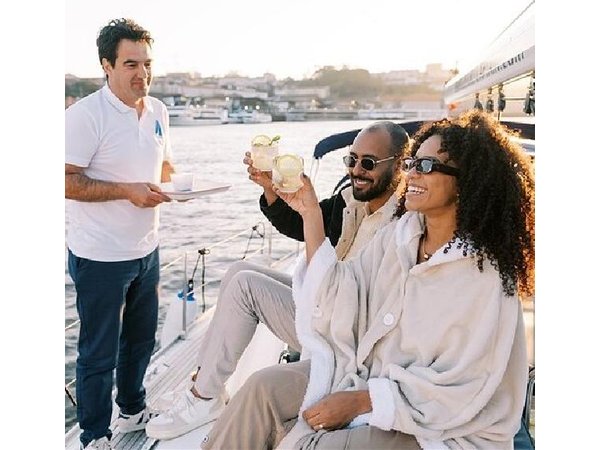 Porto: Sunset or Daytime, Charming Sailboat Cruise on the Douro River