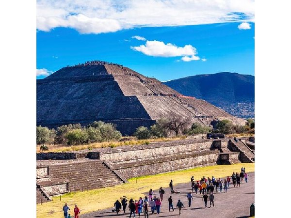 Best Tour of Teotihuacan with Basilica of Guadalupe and Tlatelolco