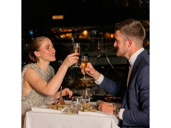 Paris 3-Courses Gourmet Dinner Seine River Cruise with Champagne