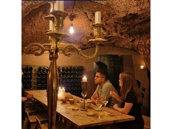 Rome: Candlelight Food & Wine Tasting in Ancient Roman Cellar