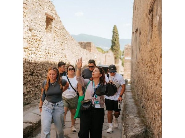 Pompeii Tour & Amalfi Coast Day Trip from Rome