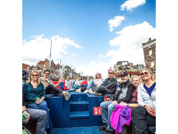 Amsterdam Open Boat Cruise in Old City Center with Live Guide