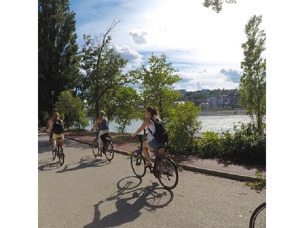 Budapest to Szentendre bike & boat tour