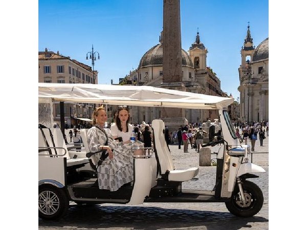 Rome:Tuk-Tuk Private Tour of the City Center