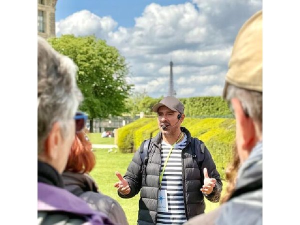 Paris City Center Private Tour — Your Own Guide, Your Own Pace