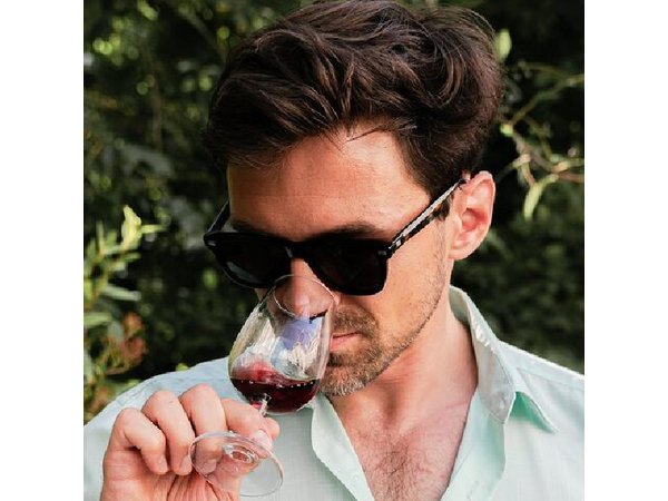 Hidden Paris and Wine Class : A Walking Tour