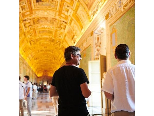 Rome: Vatican Museums and Colosseum Private Tour with Transfers