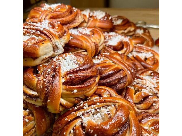 Stockholm Small Group Food Tour with 7 Classic Food Tastings