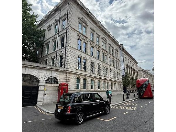 Private London 3 hour Sherlock Locations Tour by Black Taxi