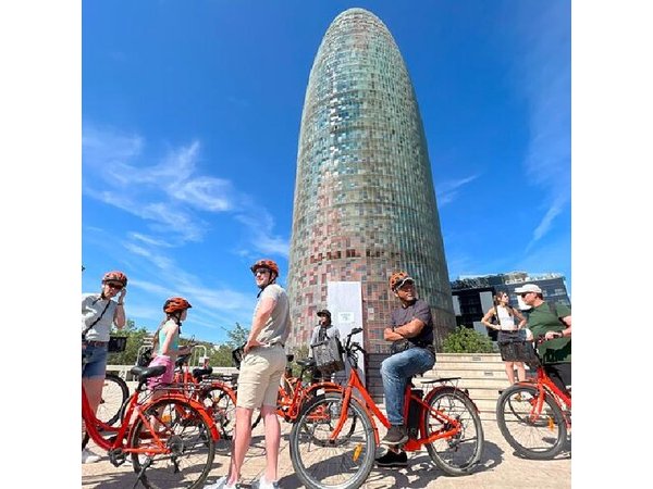 Barcelona Bike City Tour - From Sagrada to the Sea with a Local