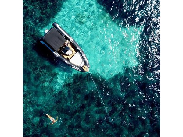 Private boat tour Blue Lagoon and 3 Islands from Trogir or Split