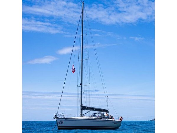 Half-Day Boat Trip Madeira Funchal- Private Yacht Snacks & Drinks